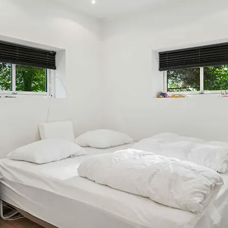 Vakantiehuis Modern House With Outdoor And Sauna Fakse Ladeplads